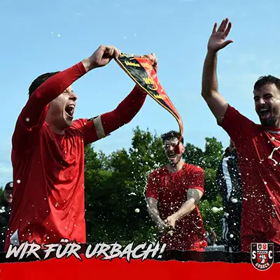 die aktive mannschaft des SC Urbach Fußball bei ihrer Aufstiegsfeier in die Bezirksliga